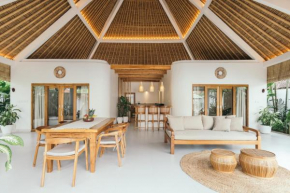 Villa with private pool 10 min to Canggu beaches